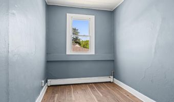 62 Center St, Amsterdam, NY 12010
