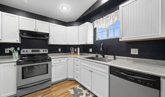 906 SONATA Ln, Cheyenne, WY 82007