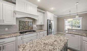 702 SE Eaton St, Bentonville, AR 72712