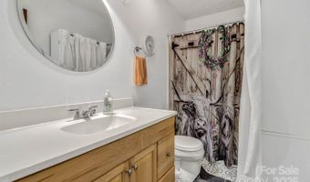 5 Fairway Dr, Arden, NC 28704