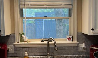 80 Baldwin Dr, Bangor, ME 04401