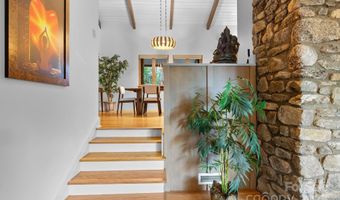 13 Kent Pl, Asheville, NC 28804