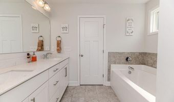 216 Vanderbuilt Ct, Aberdeen, NC 28315