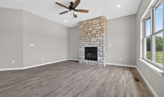 422 Beavertail Rd, Ash Grove, MO 65604