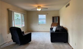 1805 10th Pl NE, Austin, MN 55912