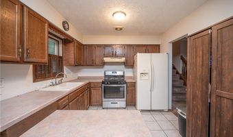 2211 Penny Ln, Austintown, OH 44515