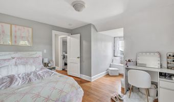86 Vanguard St, Bridgeport, CT 06606