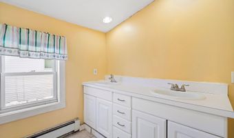383 Navesink Ave, Atlantic Highlands, NJ 07716