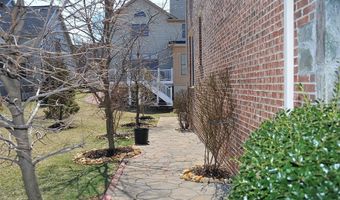 7582 VENTURE Dr, Alexandria, VA 22315
