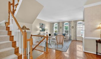 2411 GORGAS Pl, Alexandria, VA 22311