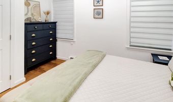 231 Maple Ave 102, Newport, RI 02840