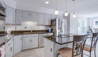 4918 SUNSET Ln, Annandale, VA 22003