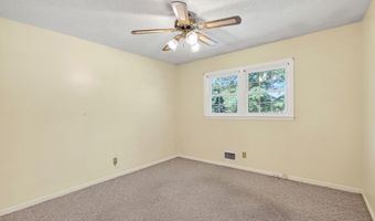 111 Highland Acres Dr, Boiling Springs, SC 29316