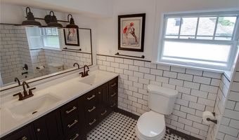 205 E 12th St, Alton, IL 62002