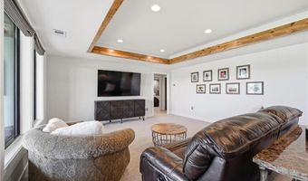 4261 Lakeshore Dr, Basehor, KS 66007