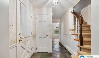 2892 Edgemont Dr, Allentown, PA 18103
