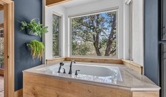 167 Tessa Ln, Ashland, OR 97520