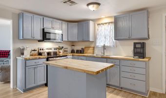 10808 Clarise Dr, Abbeville, LA 70510