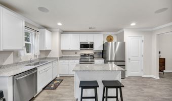 169 Carriagebrook Cir, Camden, SC 29020