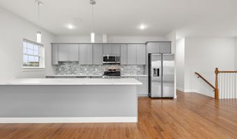 41 E 16TH St 2, Bayonne, NJ 07002