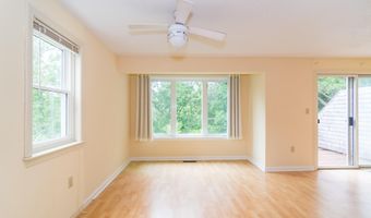 17 Harbor Hill Dr, Bourne, MA 02532
