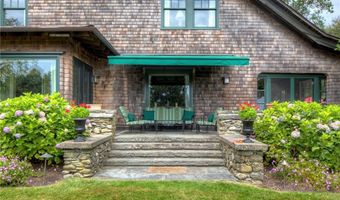 50 Eastover Rd, Portsmouth, RI 02871
