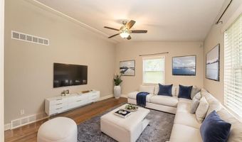 250 Sunset Dr, Ballwin, MO 63011