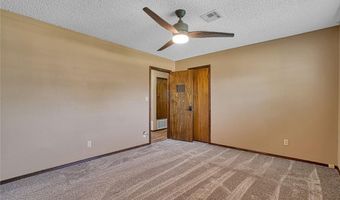 404 Comanche Trl, Altus, OK 73521