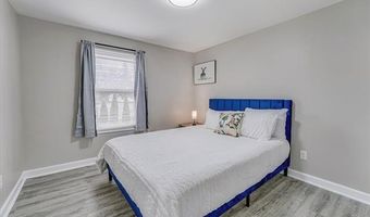 2148 Champagne Dr, Ann Arbor, MI 48108