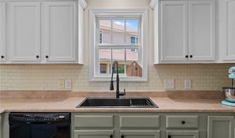 110 Lightwater Dr, Aberdeen, NC 28315