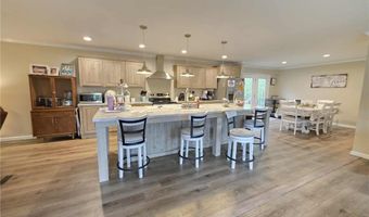 64 Horseshoe Rd, Autryville, NC 28318