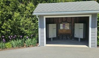 93 Streamside Ln, Bangor, ME 04401