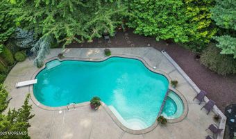 28 Doherty Dr, Middletown, NJ 07748
