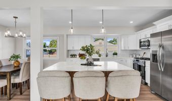 76 Maple St, Beachwood, NJ 08722