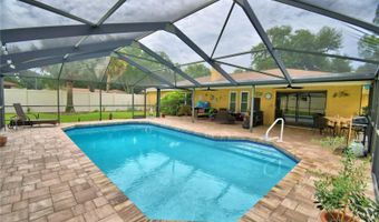 902 CRESTVIEW Dr, Auburndale, FL 33823