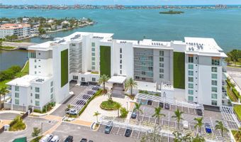 1020 SUNSET POINT Rd 213, Clearwater, FL 33755