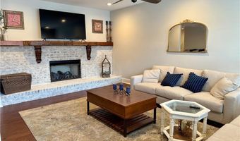 712 4TH Ave, West Point, GA 31833