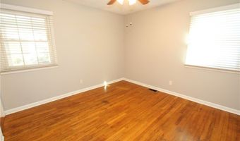 819 James St, Apex, NC 27502