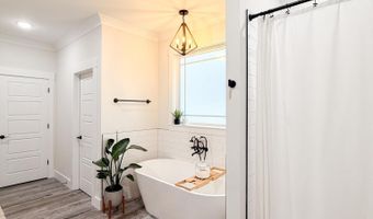 637 Berry Rd, Boiling Springs, SC 29316