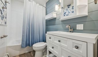 46 Purdy Ln, Amityville, NY 11795