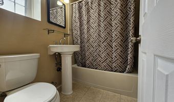 39 Nob Hill Cir B, Bridgeport, CT 06610
