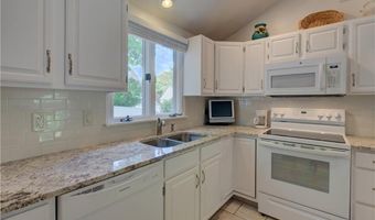 60 North St, Cranston, RI 02920