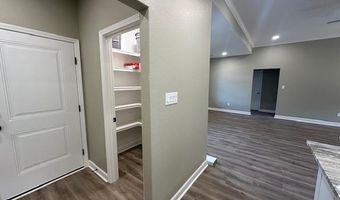 1104 Duke Dr, Bauxite, AR 72011