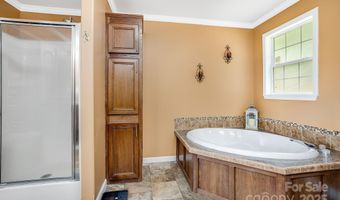 14 Phoenix Cir, Alexander, NC 28701
