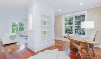 9715 SINGLETON Dr, Bethesda, MD 20817