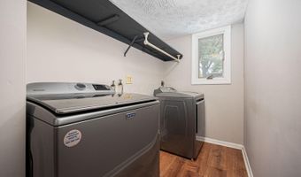 5486 Pine Bluff Rd, Columbus, OH 43229