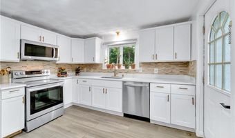 38 Anthony Dr, Cumberland, RI 02864