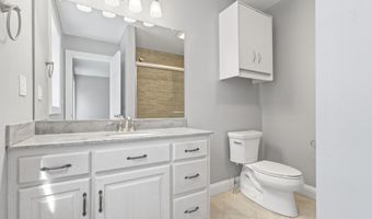 1 Arrowhead Trl, Waterford, CT 06385