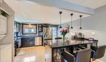 953 N Rohlwing Rd 201A, Addison, IL 60101