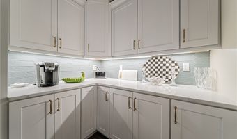 1203 Whispering Shrs, Vermilion, OH 44089